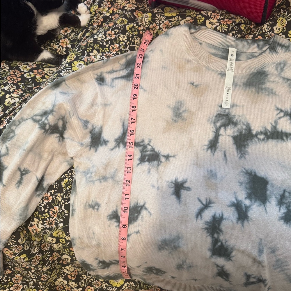 Lululemon Athletica Tie-Dye Crew Neck Sweater - Gray and Cream